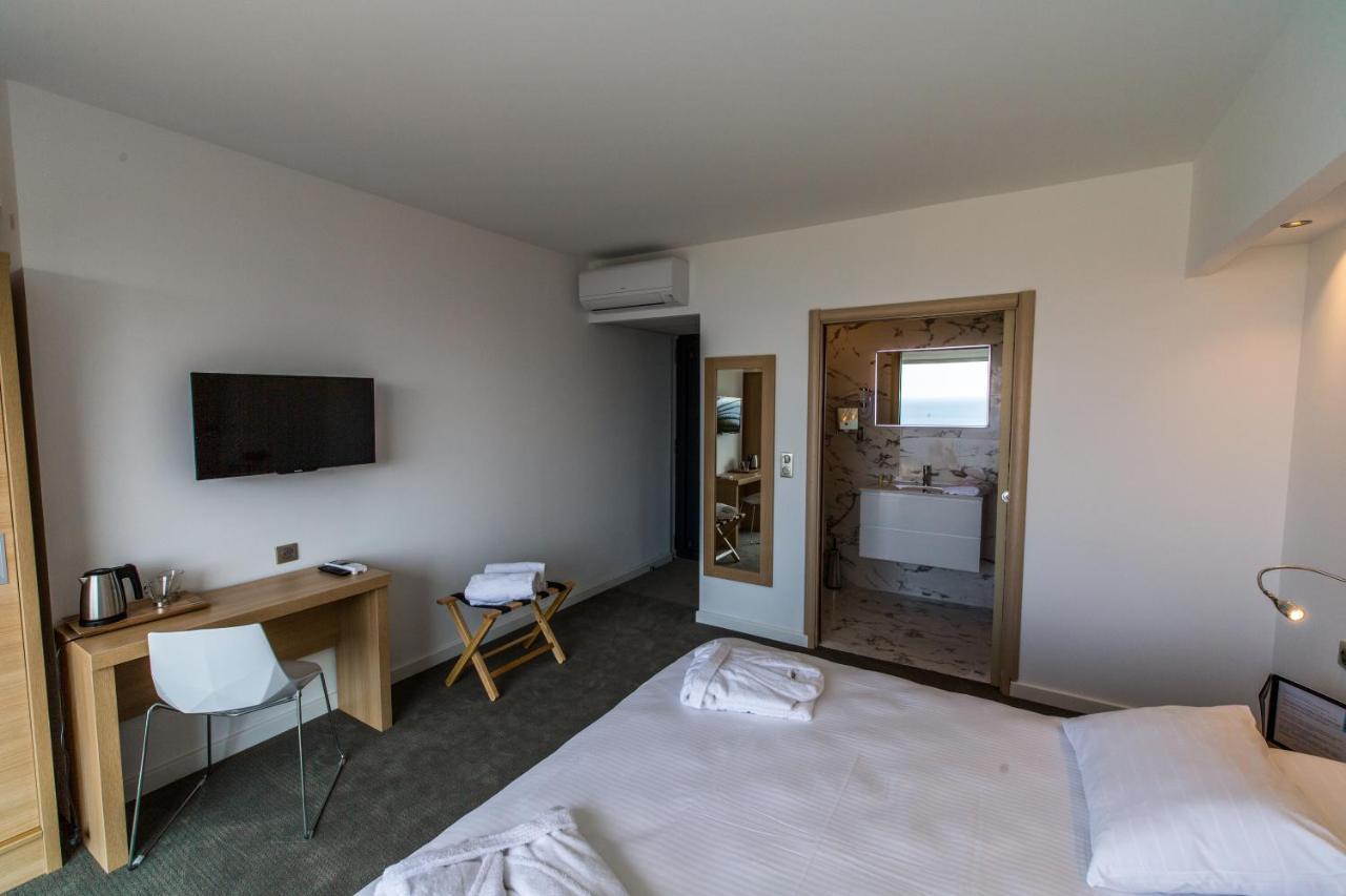Hotel Villa R Кальві Екстер'єр фото