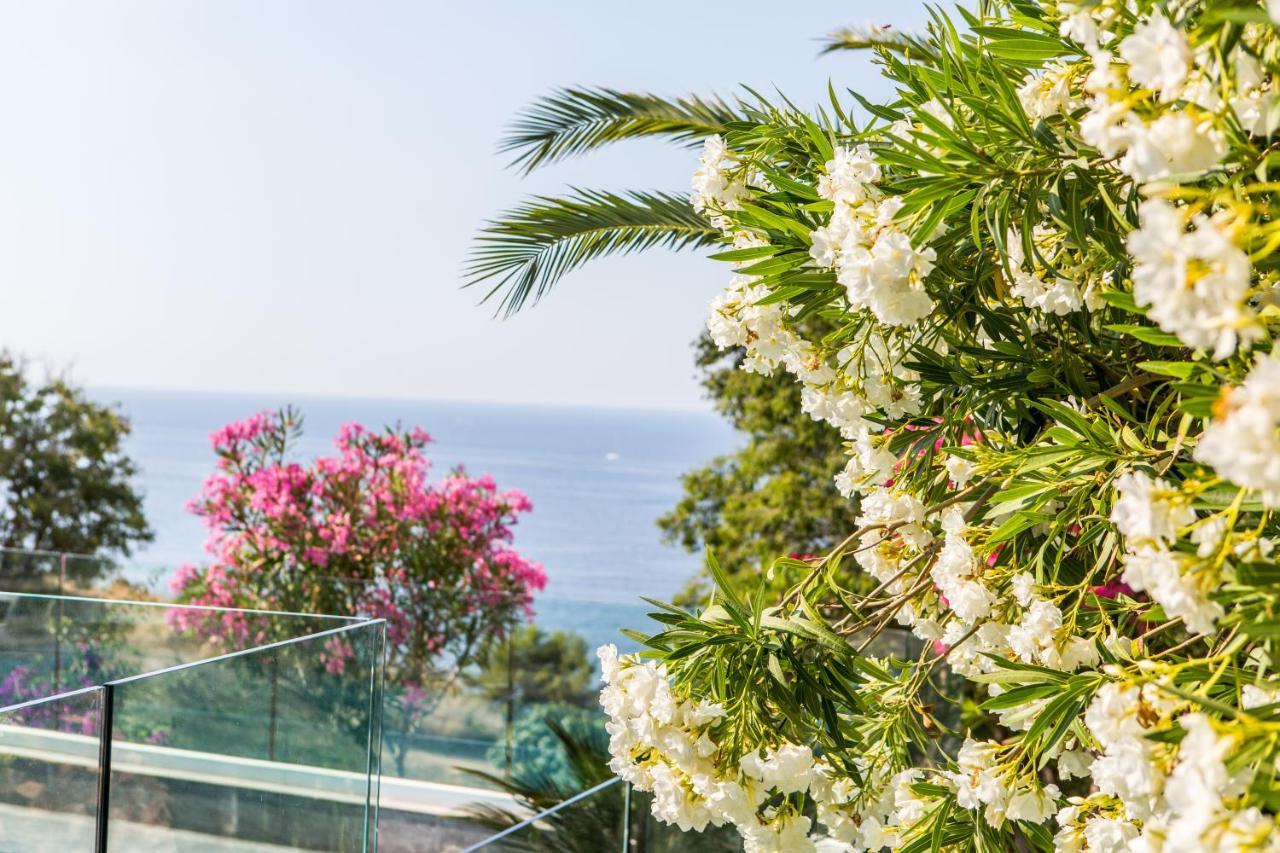 Hotel Villa R Кальві Екстер'єр фото