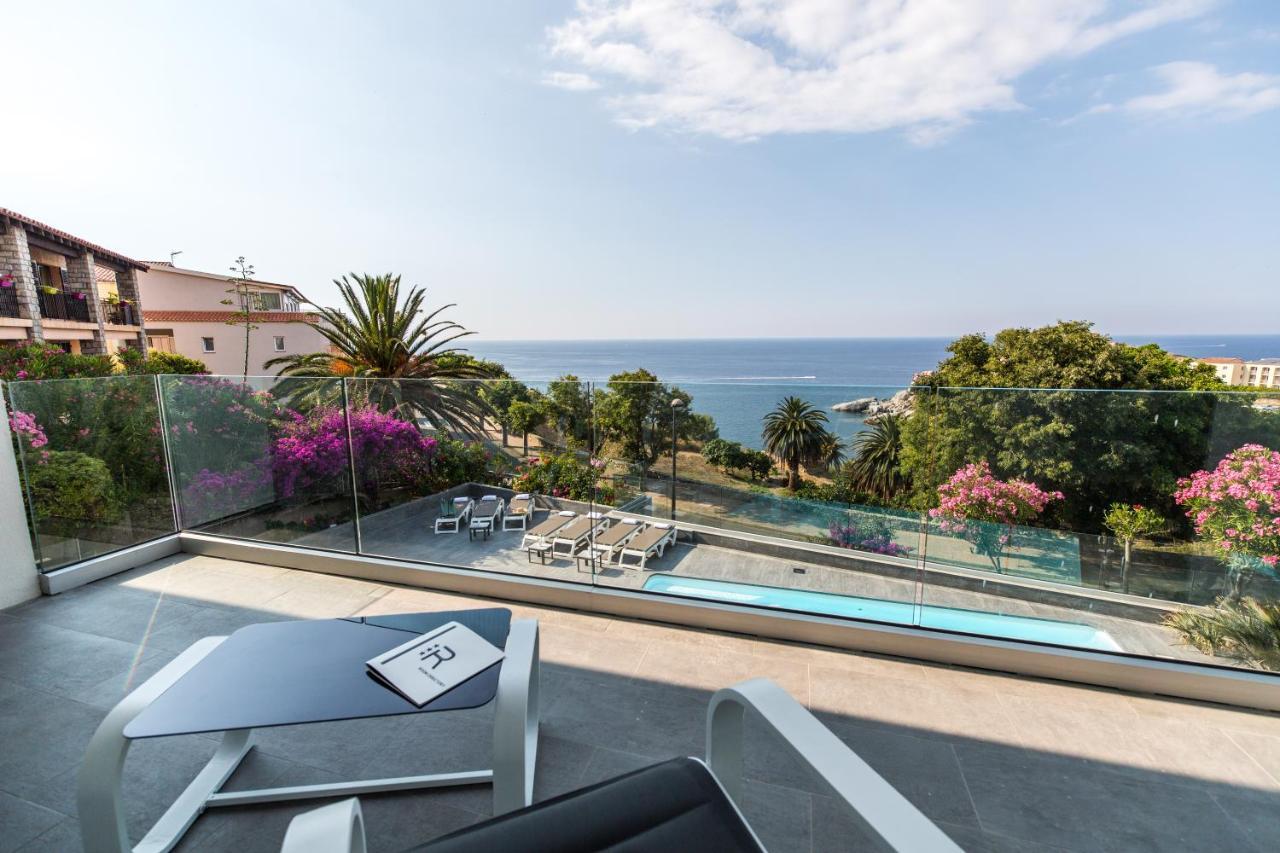 Hotel Villa R Кальві Екстер'єр фото