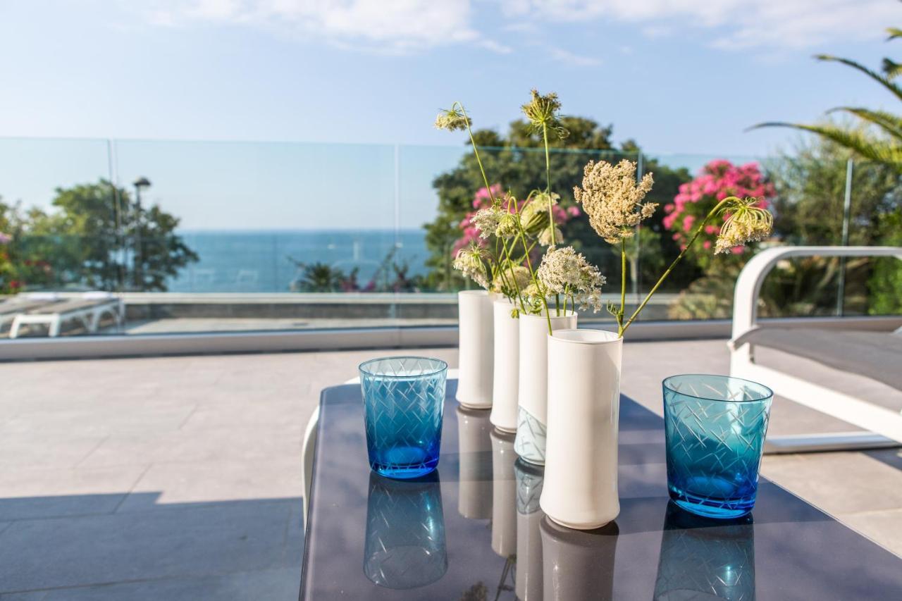 Hotel Villa R Кальві Екстер'єр фото