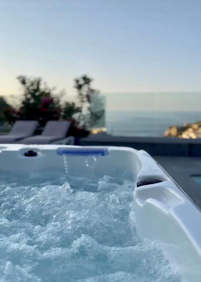 Hotel Villa R Кальві Екстер'єр фото