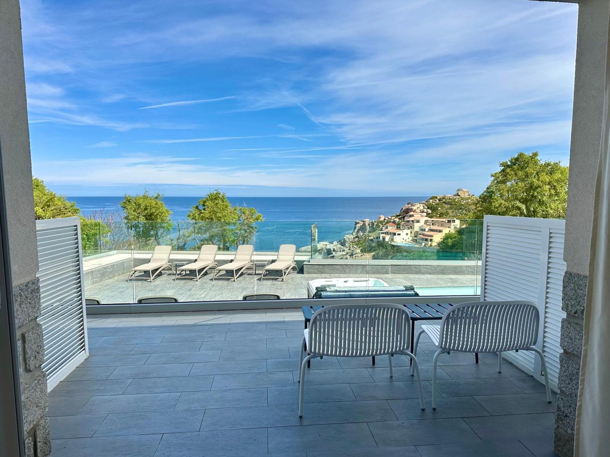 Hotel Villa R Кальві Екстер'єр фото
