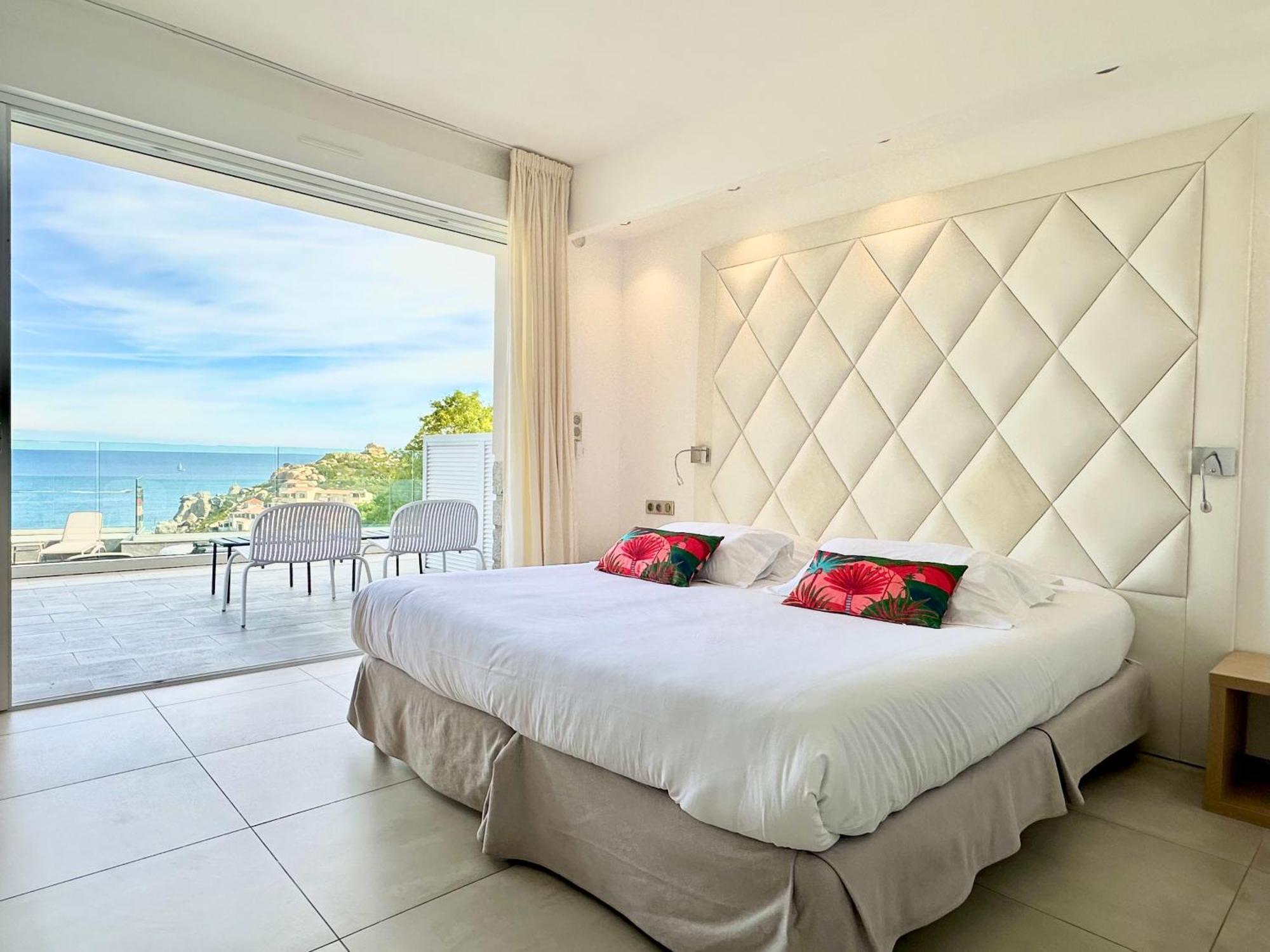 Hotel Villa R Кальві Екстер'єр фото