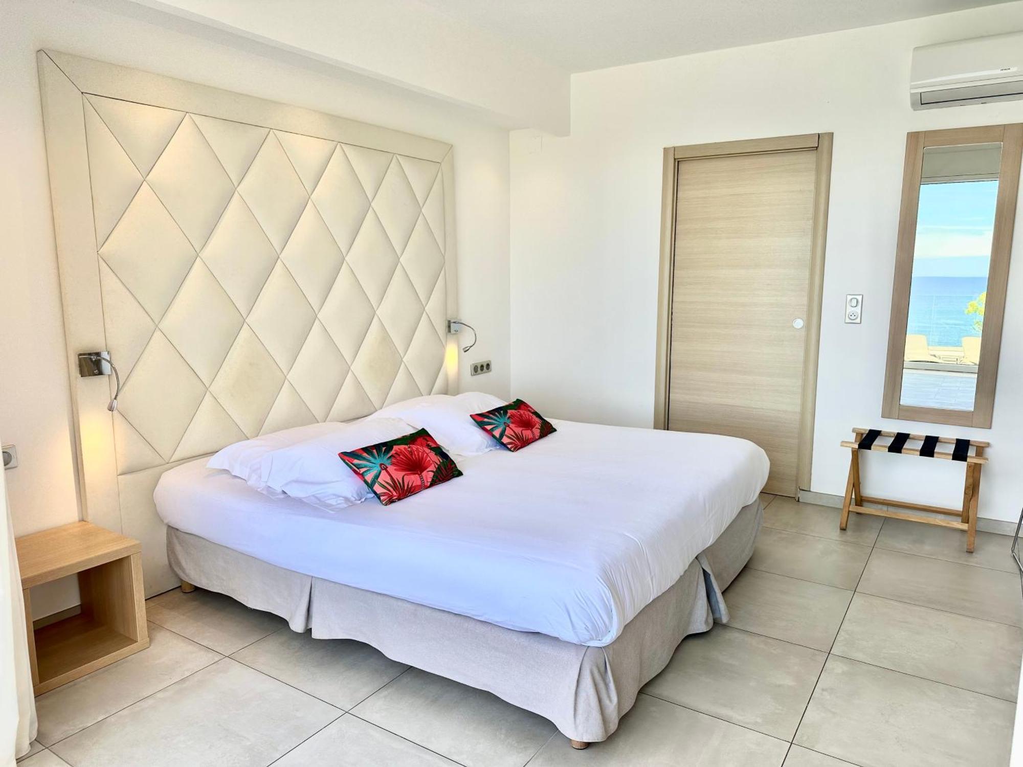 Hotel Villa R Кальві Екстер'єр фото